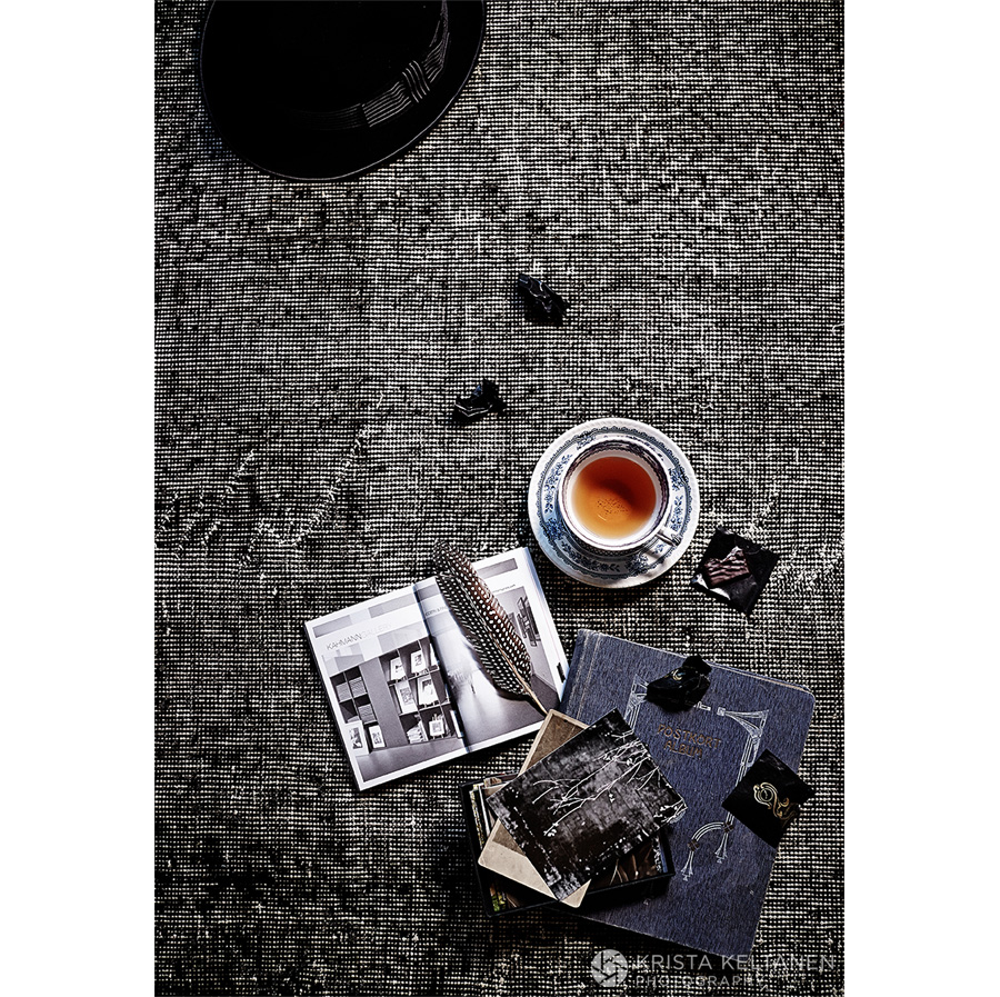 turkkilainen-matto-musta-vintage-turkish-carpet-still-life-krista-keltanen-02