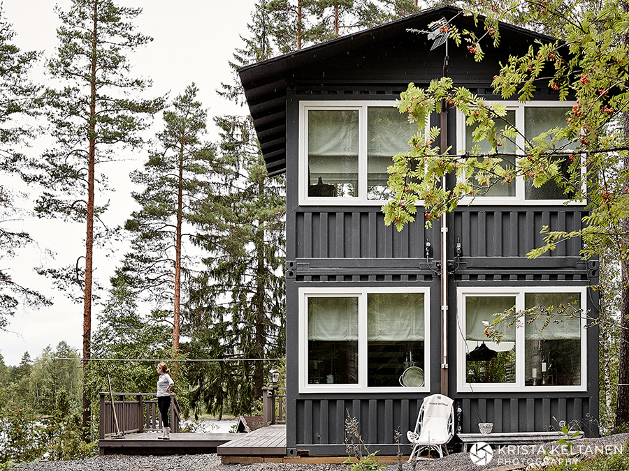 04-2015-container-interior-home-decoration-kontti-cottage-scandinavia-finnish-interior-lessismore-photo-krista-keltanen-01
